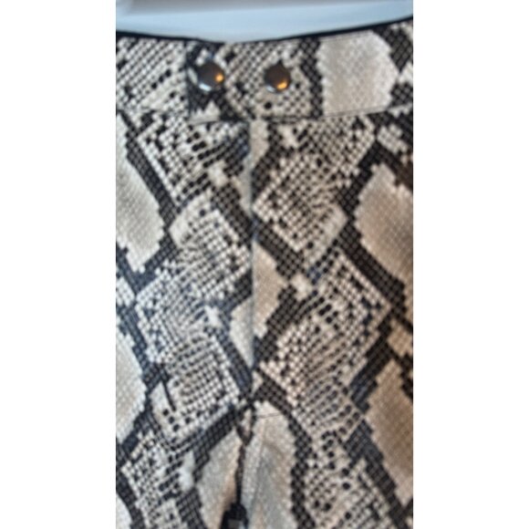 2/$30 Choosy Size 0 Faux Leather Snake Cropped Print High-Waisted Pants - Picture 11 of 16